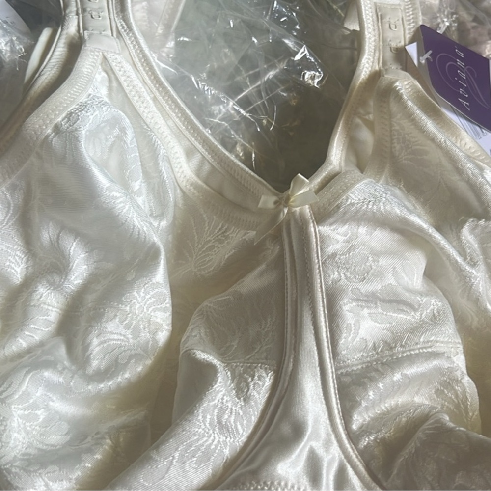 Aviana Cream Nursing Bra